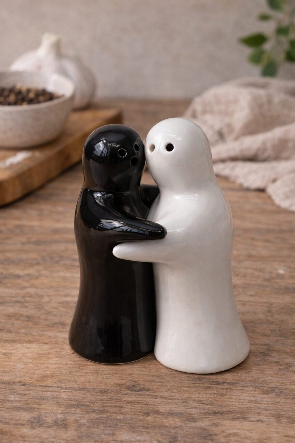 Hugging Ghost Salt & Pepper Set
