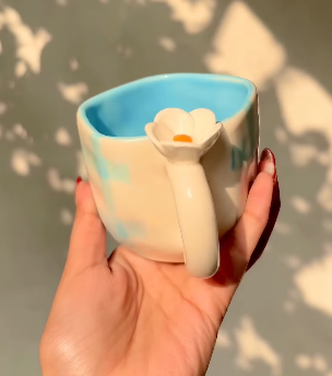 Blue Petal Pour Cup